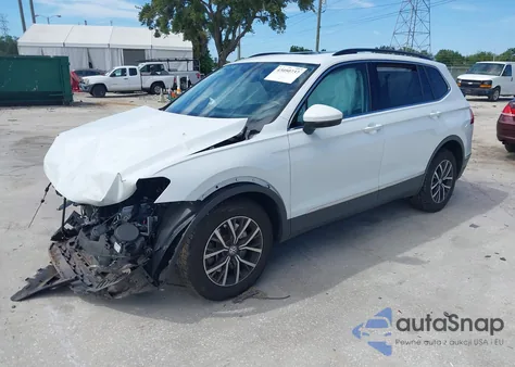 2020 Volkswagen Tiguan 2.0T Se/2.0T Se R-Line Black/2.0T Sel z USA, uszkodzony, nr VIN 3VV2B7AX6LM065218